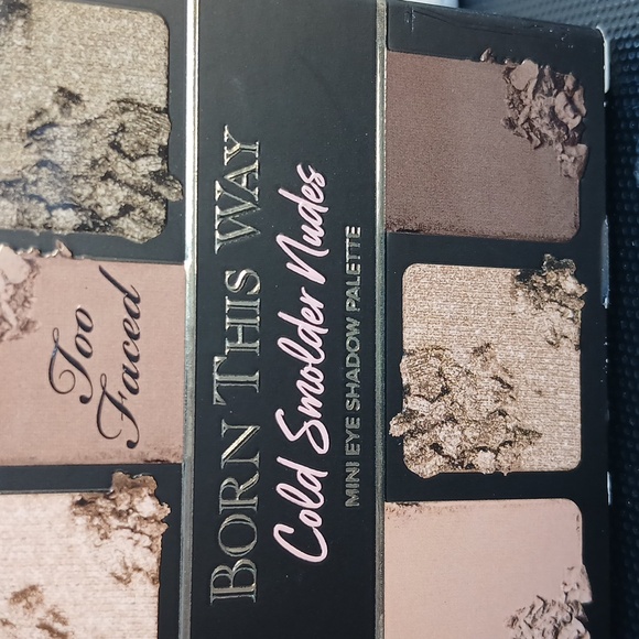 NIB Too Faced Born This Way Cold Smolder Nudes Mini Eyeshadow Palette - 6 shades - Picture 5 of 8